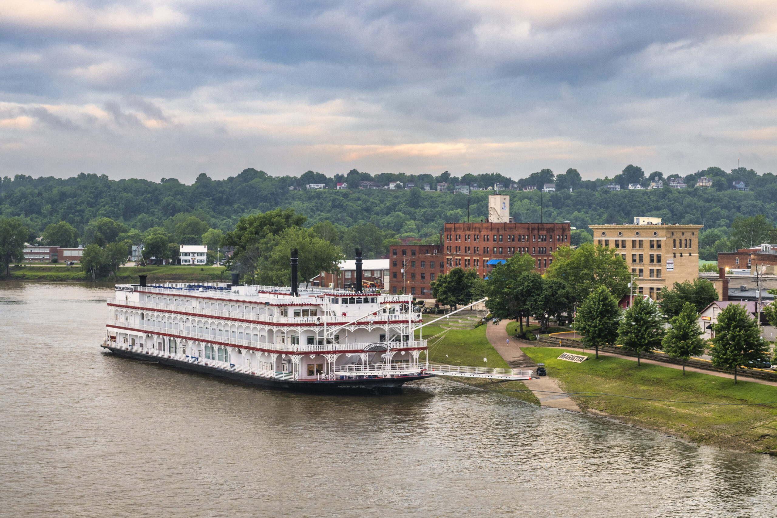 Riverboat Days: American Countess