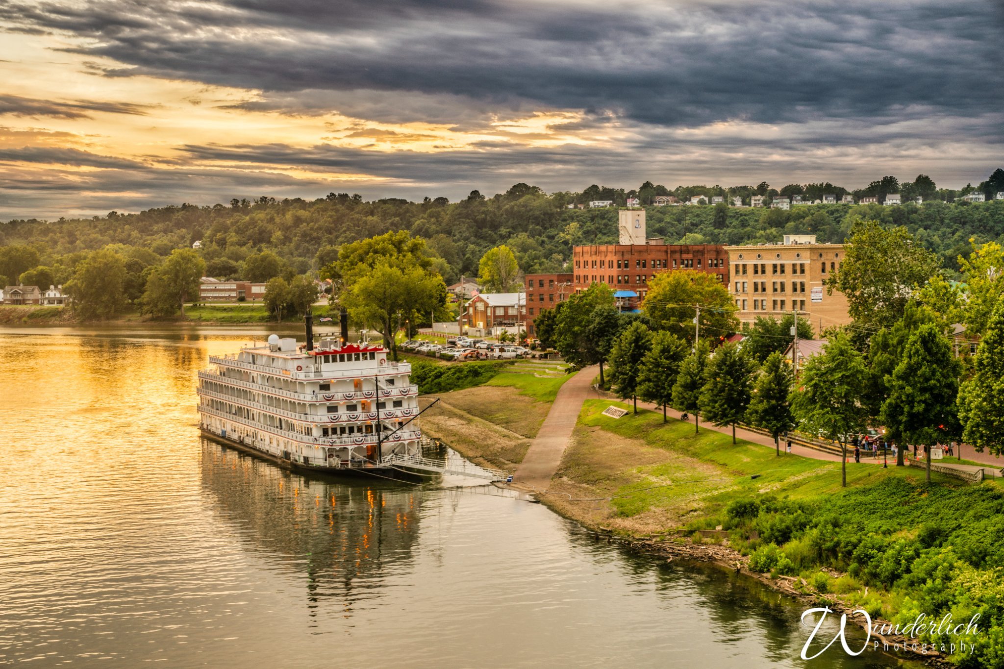 Riverboat Days: American Melody